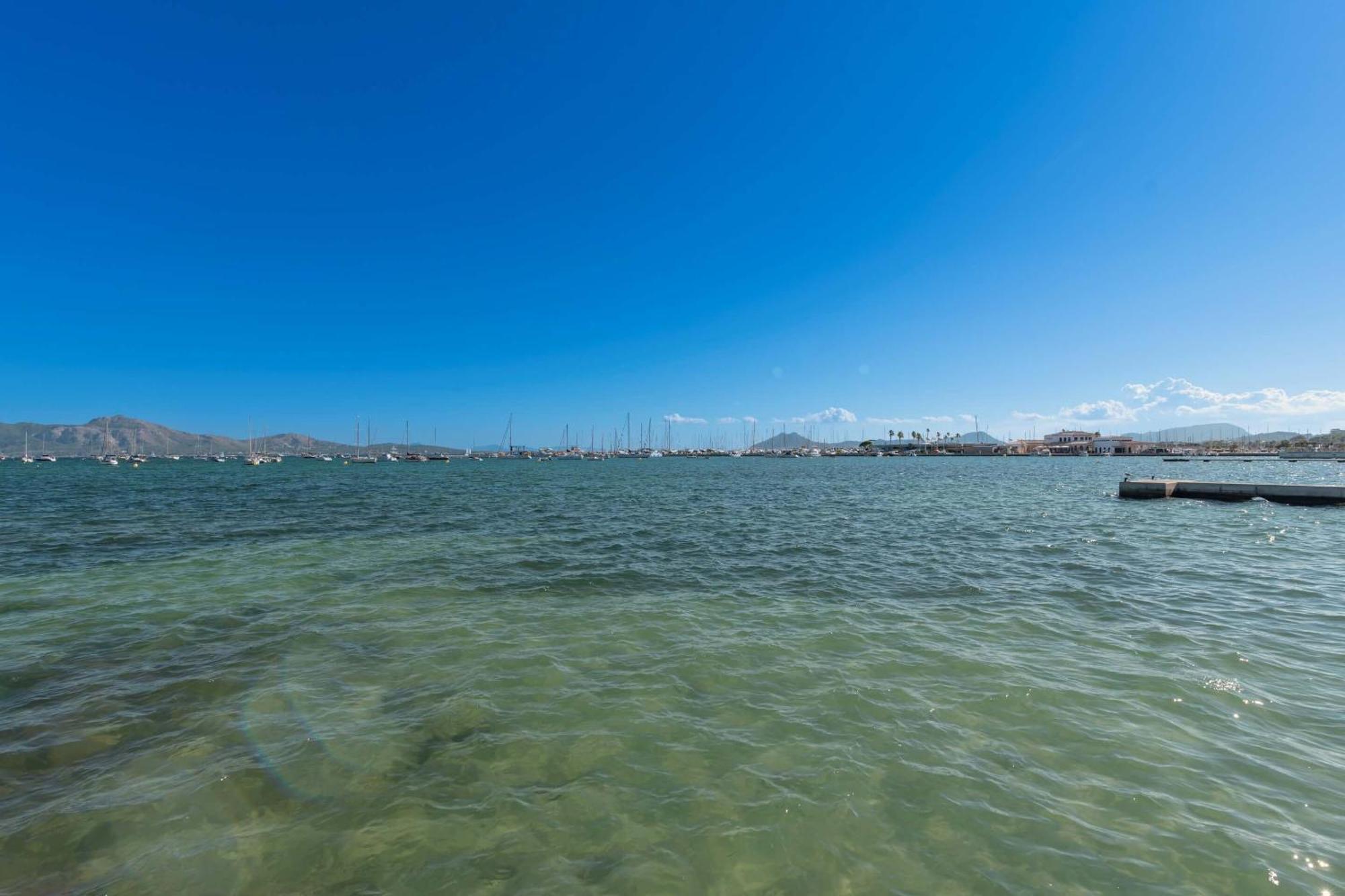 Beachfront Vora Mar